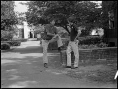 Thumbnail for Photographs of students returning to campus, 1973 September 9 - Image 1